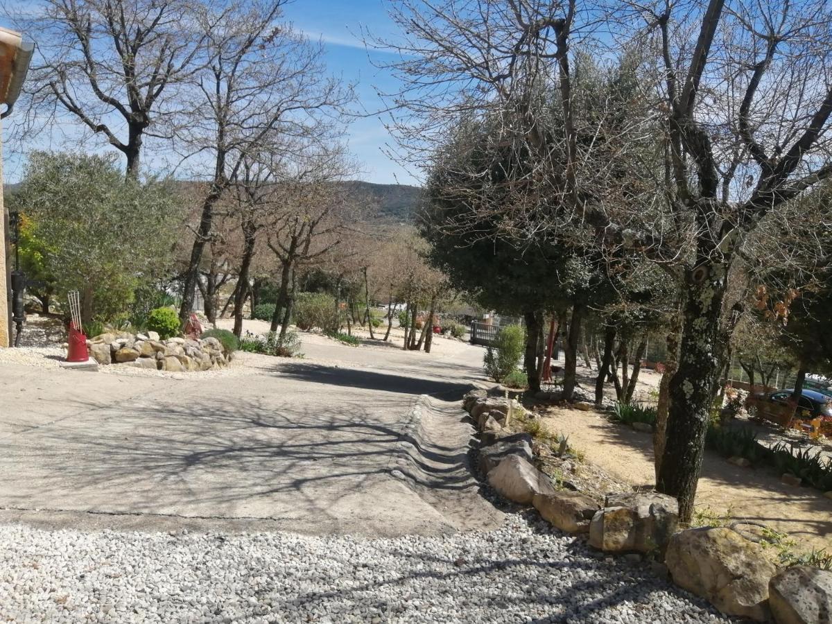 Gites De L'Esquirou Лагорс Екстериор снимка